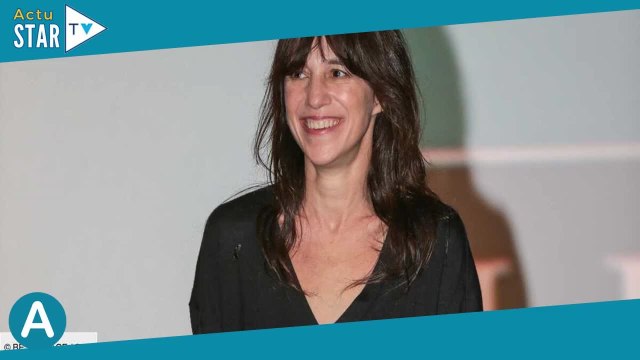 Charlotte Gainsbourg inscrite sur une application de rencontres ? L’anecdote surprenante !