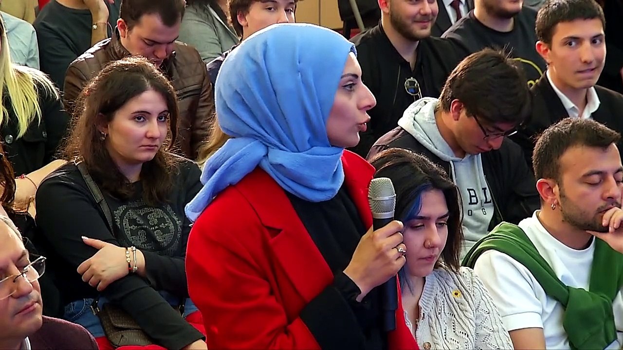 Kemal Kılıçdaroğlu, gençlerin sorularını yanıtladı