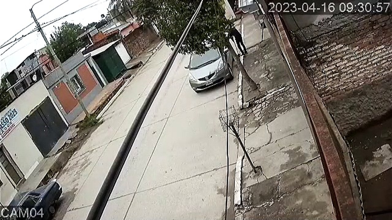 Un hombre fue atacado en Isabela Católica al 3000  - Villa Muñecas -  Tucumán - Parte 2