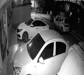 Sipariş verip bekledikleri motosikletli kuryeyi pompalı tüfekle vurdular