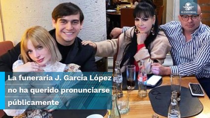 Tras tomar fotografías del cuerpo de Julián Figueroa, Maribel Guardia demandaría a funeraria
