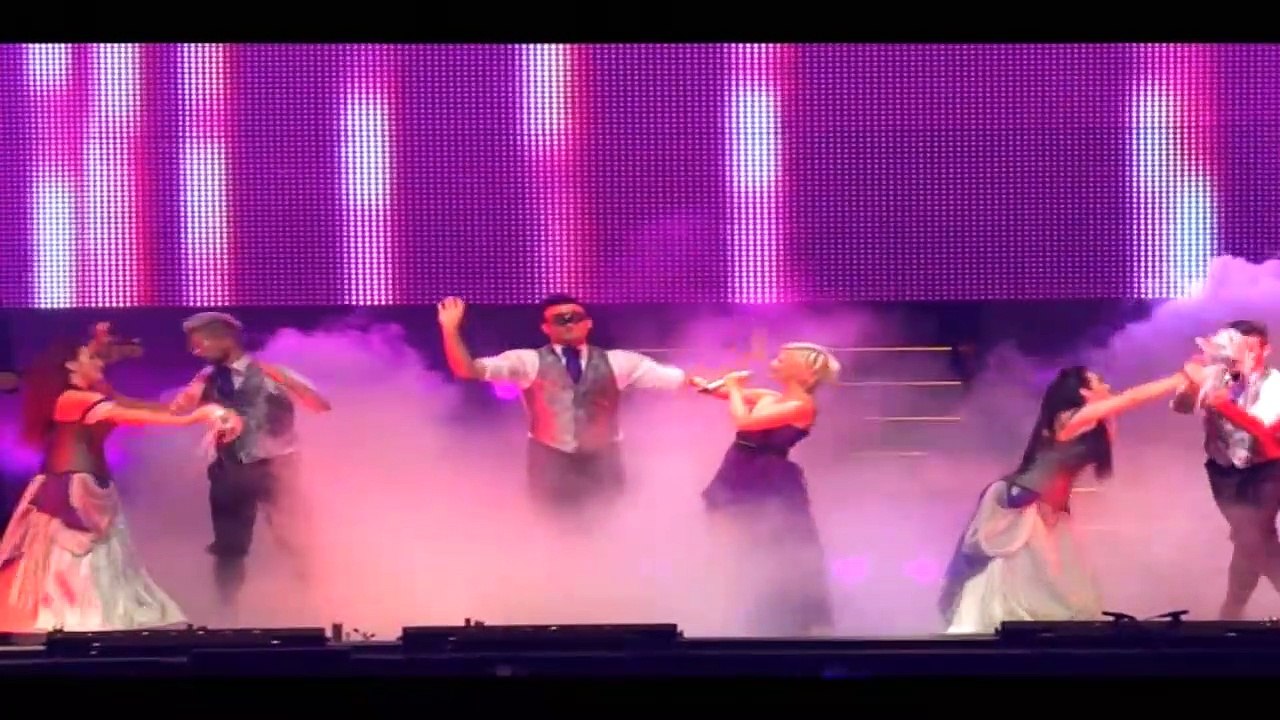 HELENE FISCHER — Die Sonne kann warten | Helene Fischer: Live Helene Fischer Zum Ersten Mal Mit Band Und Orchester - (2011)