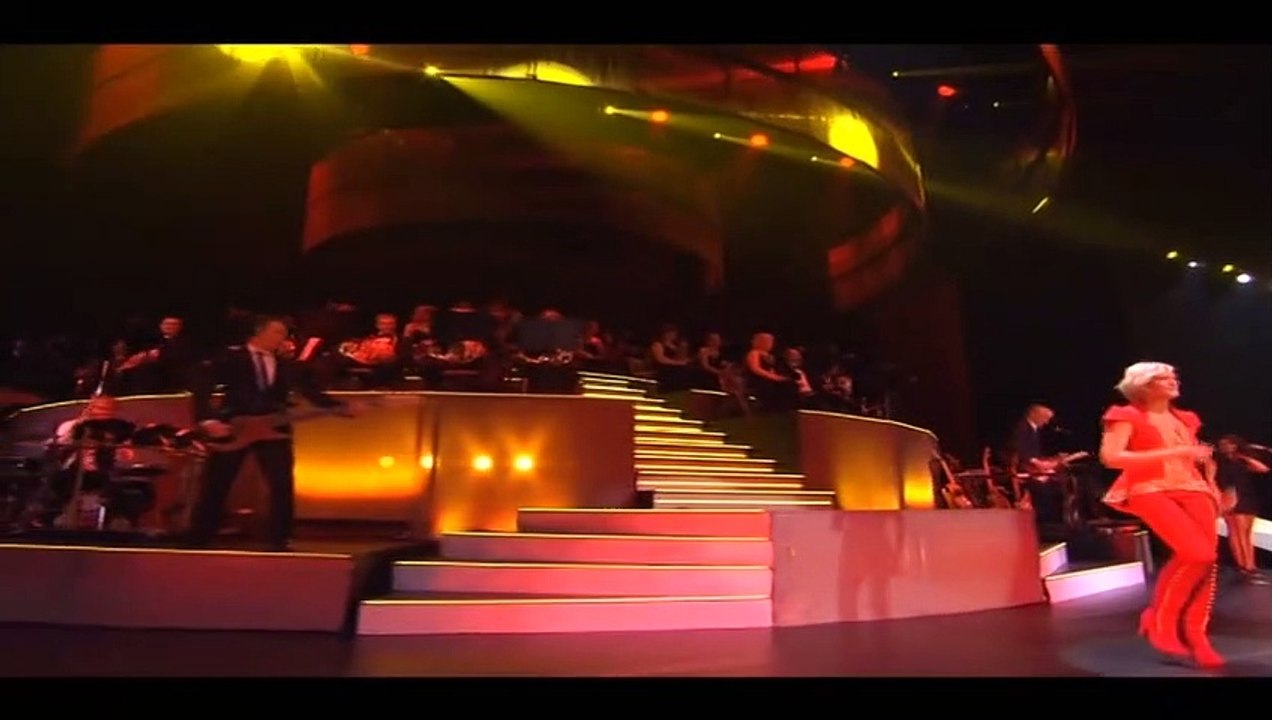 HELENE FISCHER — Verlieb' dich nie nach Mitternacht | Helene Fischer: Live Helene Fischer Zum Ersten Mal Mit Band Und Orchester - (2011)