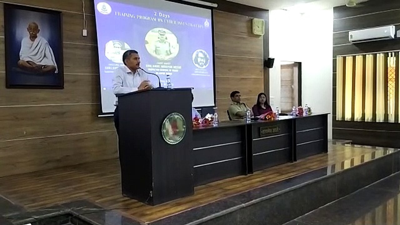 सायबर फ्राड का हो गए हो शिकार तो कैसे करे विवेचना सीखने पहुंचे कप्तान के साथ टीम