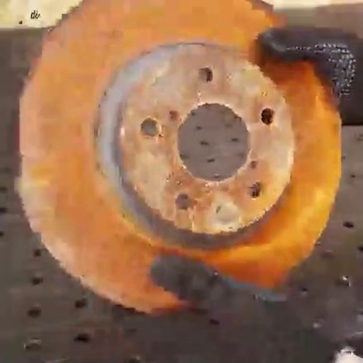 COOL IDEA! DO NOT DISCARD THE RUSTY OLD BRAKE DISC! A genius idea that will not come to your mind