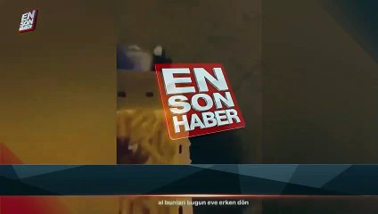 Dilenen çocuğun suratına yemek fırlatıp kayda aldı