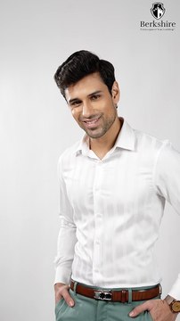 Men White Slim Fit Striped Formal Shirt