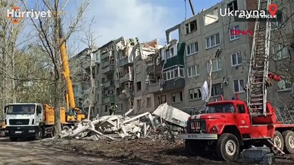 Donetsk bölgesindeki Sloviansk kentinde vurulan apartmanda can kaybı 15'e yükseldi