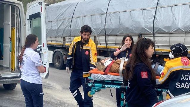 TEM'de 7 aracın karıştığı zincirleme kazada can pazarı: 9 yaralı