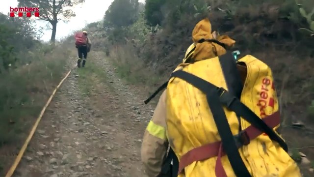 Los Bombers dan por estabilizado el fuego de Portbou (Girona)