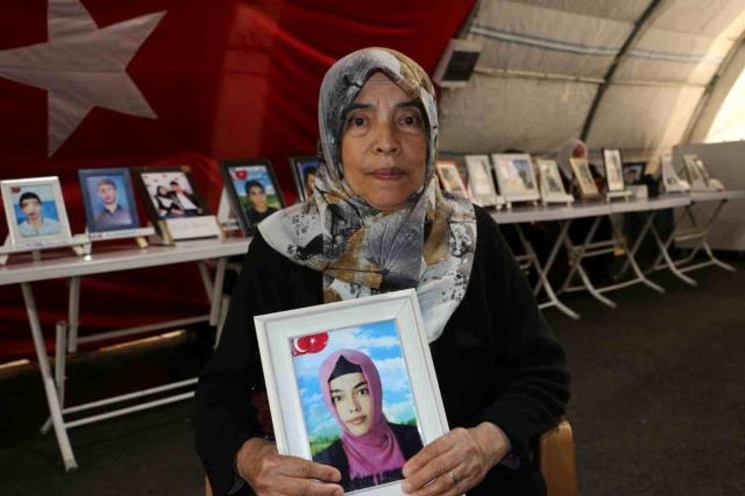 Evlat nöbetindeki anne Hatice Levent: "Bayram bizim neyimize"