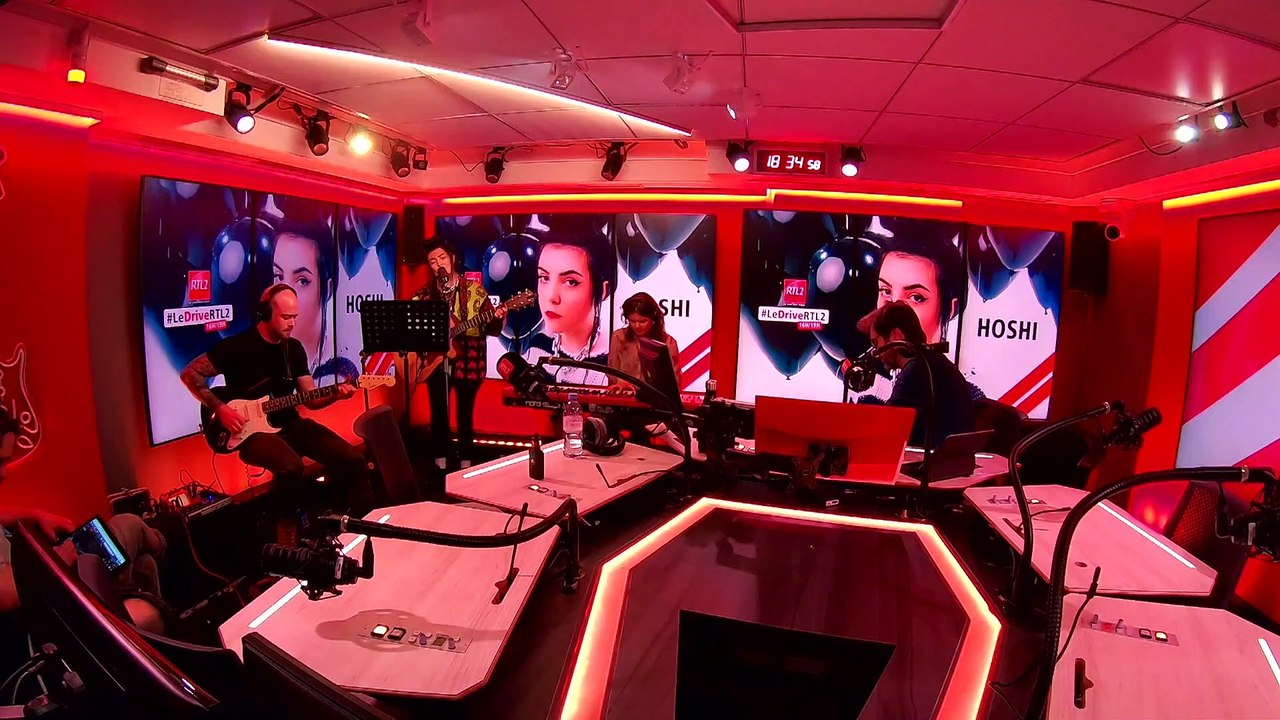 LIVE - Hoshi interprète "Mauvais rêve" dans #LeDriveRTL2 (14/04/23)