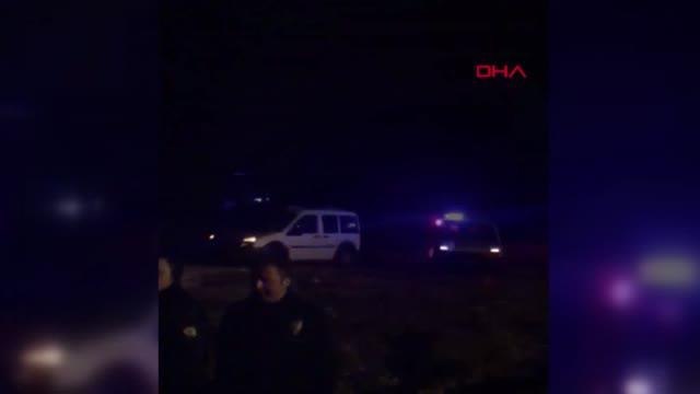 İNŞAAT MALZEMESİ YÜKLÜ TIR DEVRİLDİ