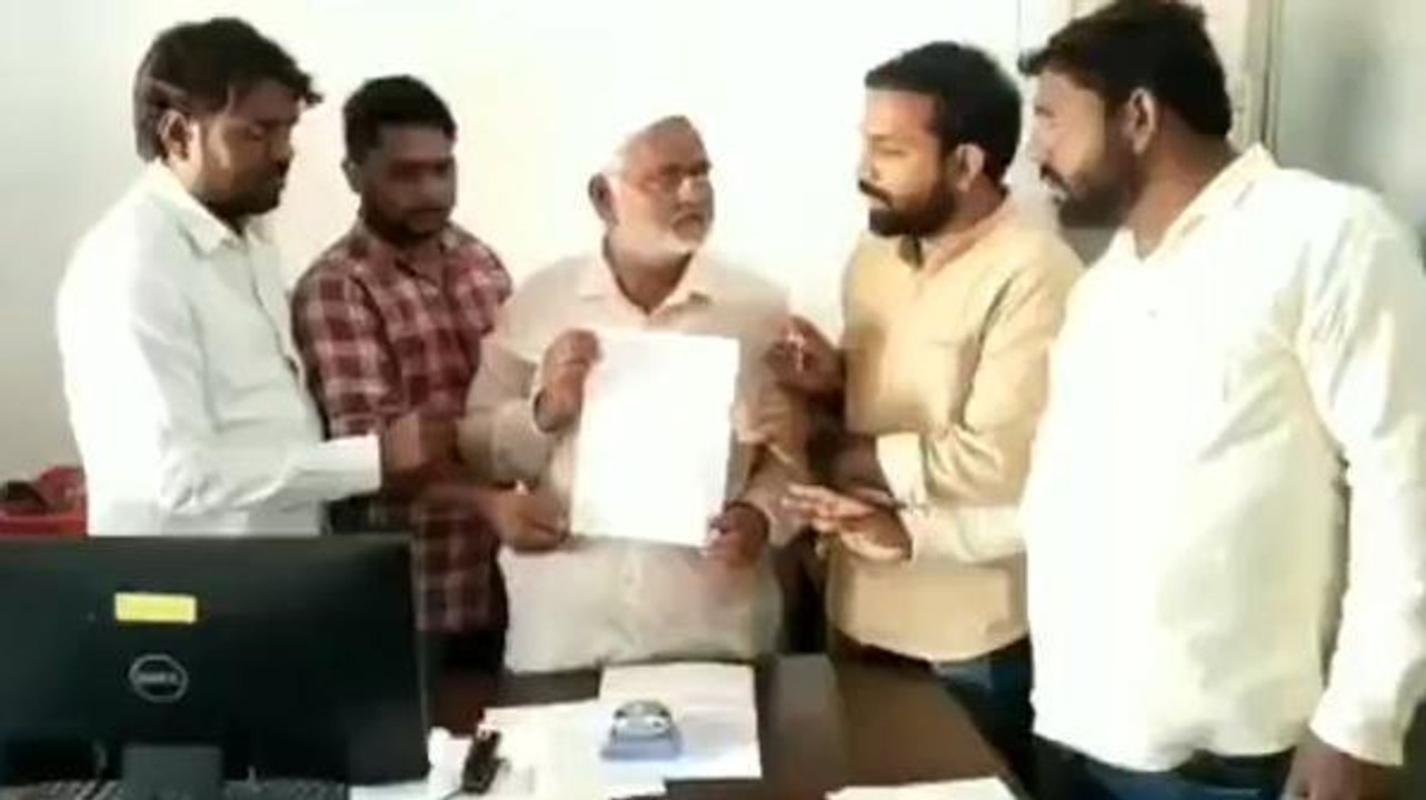 కామారెడ్డి: అలాంటి కళాశాలలపై వెంటనే చర్యలు తీసుకోవాలి..!