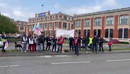 Comité d'accueil lors de la visite de Pap Ndiaye au collège Maryse Bastié à Reims 17-04-23