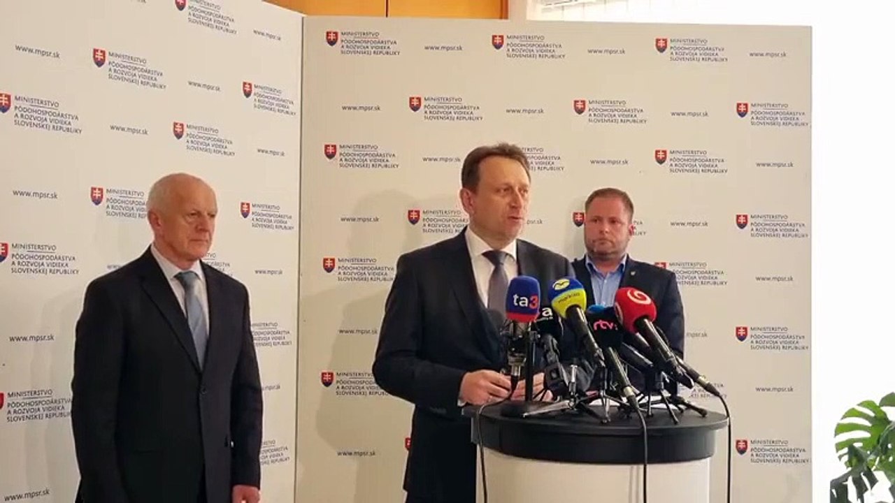 ZÁZNAM: S. Vlčan: Vláda zakázala dovoz ukrajinských agrokomodít, nie však ich tranzit