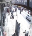 Video: ट्रक चालक ने Traffic Police को दौड़ाया, बाल बाल बचे पुलिसकर्मी, CCTV मेंं कैद हुई घटना
