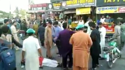 Bahawalpur Two Gangs fight over Samosas and Pakoras