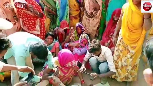 sidhi: Wife sleeping at home attacked with sword, beheaded