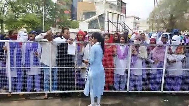 Video: गल्र्स कॉलेज की छात्राएं पहुंची कलेक्ट्रेट, की नारेबाजी, सौंपा ज्ञापन