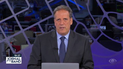 Homem joga bomba ao lado de premiê japonês 17/04/2023 13:17:00