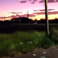 Novo vídeo mostra ladrões em alta velocidade e colidindo em meio fio com carro da Prefeitura de Umuarama