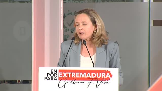Calviño contrapone la política de protección y progreso del Gobierno de coalición a la de recortes y precariedad del PP