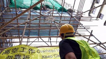La lucha por preservar la "galería viva" de los carteles de neón de Hong Kong