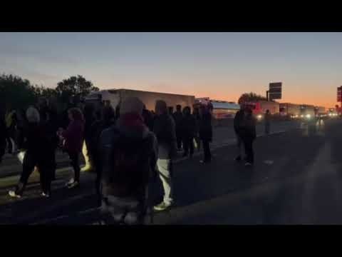 Allocution d'Emmanuel Macron : la N113 bloquée à Arles par une manifestation spontanée