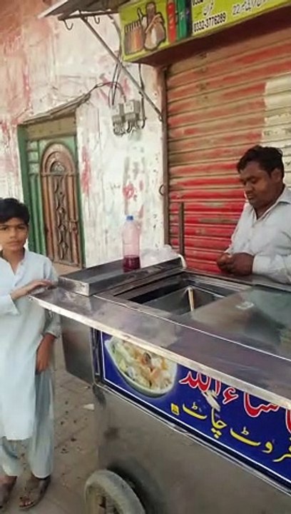 26 ramadan hi aur log eid ki shopping me Mashghool hi