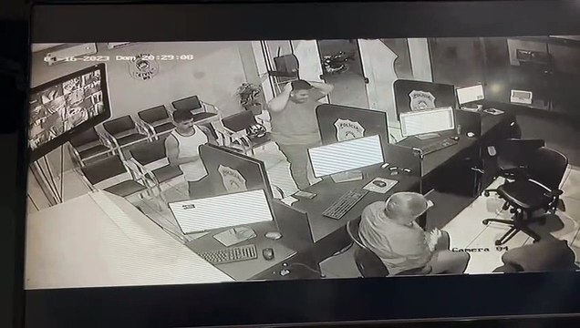 Criança engasgada é salva por policiais civis; veja vídeo