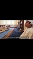 طفل يبكي عند قراءة سورة القيامةایک بچہ قرآن پڑھتے ہوئے روتا ہيA child cries when reading the Qur'an
