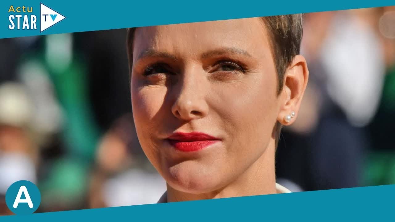 Charlene de Monaco main dans la main avec Albert : elle rayonne en famille... malgré une énorme boul