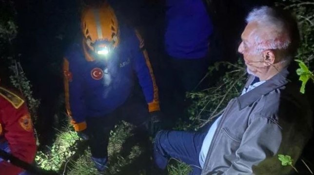 Araç 60 metreden denize uçtu, sürücüsü son anda kurtuldu