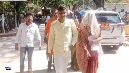 इंदौर का प्रेमी जोड़ा लगा रहा गुहार, लव मैरिज के बाद जान से मारने की धमकी