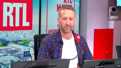 Mathieu Madénian : "Emmanuel Macron dans Mask Singer déguisé en dromadaire"
