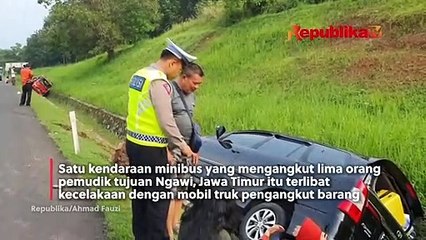 Diduga Ngantuk, Truk dan Minibus Terlibat Kecelakaan di Tol Cipali