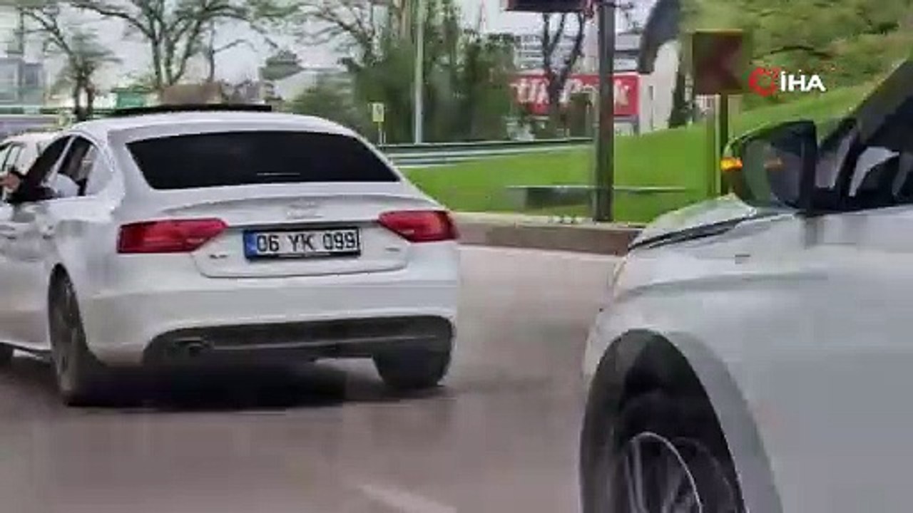 Sorumsuz sürücünün yaptığına bakın! Bu kadarına da pes artık!