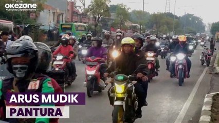 Download Video: H-4 Lebaran, Arus Mudik di Pantura Cirebon Dipadati Sepeda Motor