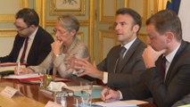 Retraites : un « pacte de la vie au travail » d'ici la fin de l'année lance Macron aux patrons reçus à l'Élysée