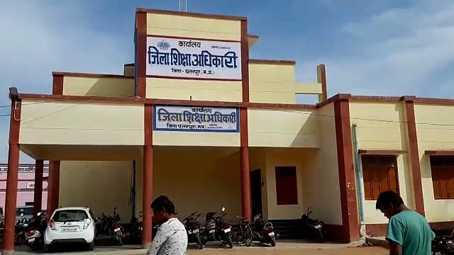 स्कूल की की गई पुताई व छतों पर डाला गया सीमेंट का घोल