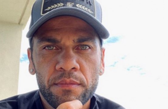 Daniel Alves muda versão em caso de estupro e admite penetração