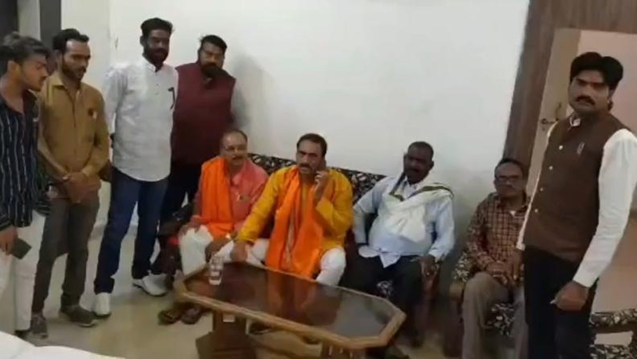 सिवनी मालवा: शिवसेना के प्रदेश अध्यक्ष का कार्यकर्ताओं ने किया भव्य स्वागत,चुनाव पर की चर्चा