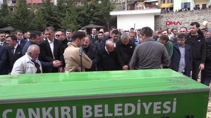 İÇİŞLERİ BAKAN YARDIMCISI ÇATAKLI'NIN ANNESİ SON YOLCULUĞUNA UĞURLANDI