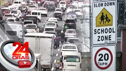 Tumatawid na estudyante, nabangga ng motorsiklo | 24 Oras