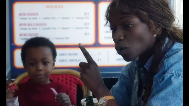 Un petit frère Bande-annonce (FR)