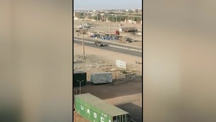 صور من انتشار الجيش السوداني في #الخرطوم وسط الحديث عن التزام الجيش و #الدعم_السريع بهدنة مؤقتة #السودان  #العربية