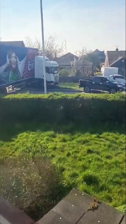 B&M lorry stuck in Ramsgate street