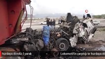 Lokomotifin çarptığı tır hurdaya döndü: 1 yaralı