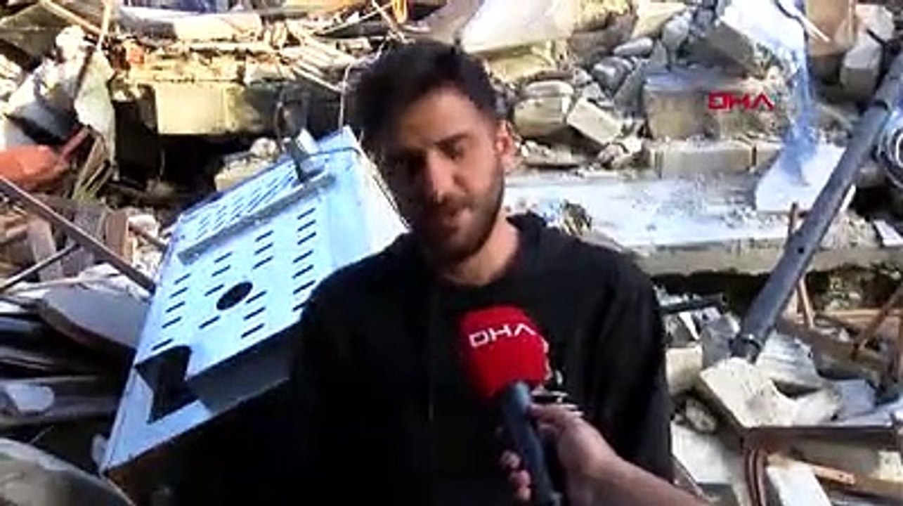 Deprem öncesi müzik yaptığı sokakta, bu kez enk...